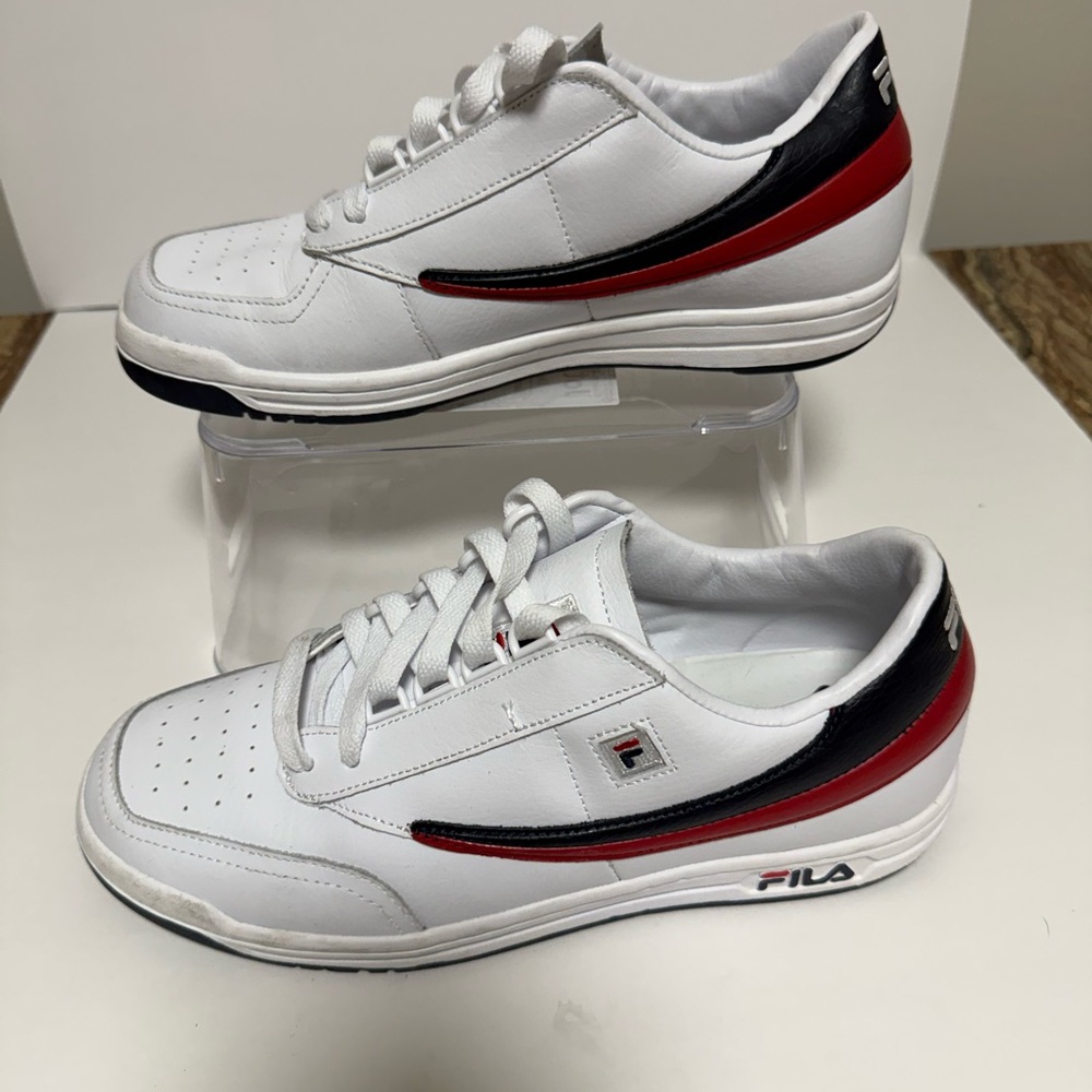 Fila Men's White, Red, and Black Sneakers